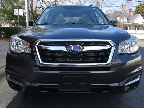 Used 2018 Subaru Forester 2.5i Premium w/ All-Weather Package image 5