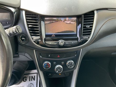 Used 2020 Chevrolet Trax LT w/ LT Convenience Package image 33