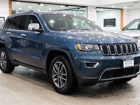 Used 2020 Jeep Grand Cherokee Limited image 3