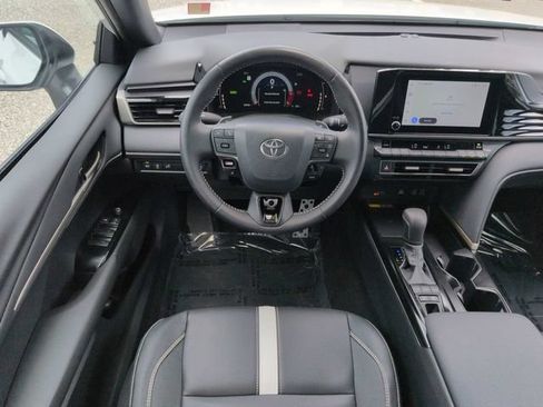 Certified 2025 Toyota Camry SE FWD image 15