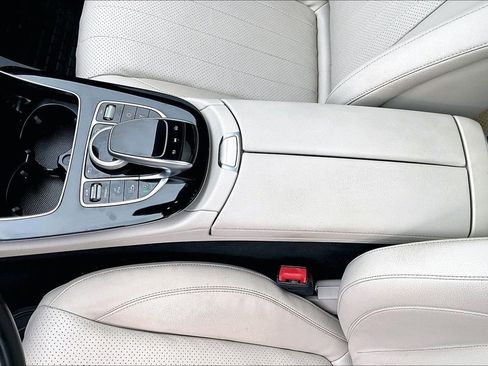 Used 2017 Mercedes-Benz E 400 4MATIC Wagon image 15