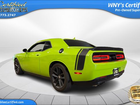 Used 2015 Dodge Challenger R/T Scat Pack w/ Leather Interior Group RWD image 9