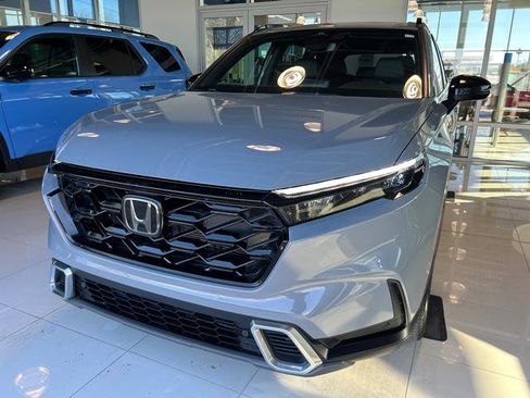 Used 2023 Honda CR-V Sport Touring image 3