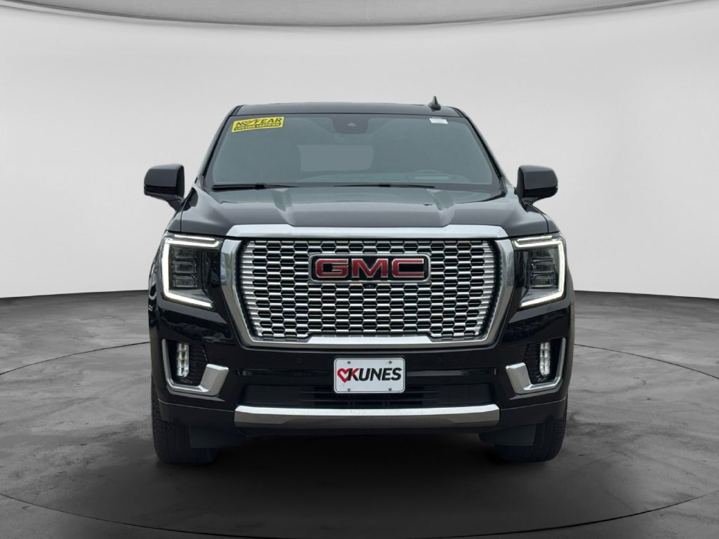 Used 2024 GMC Yukon Denali w/ Advanced Technology Package AWD/4WD image 2
