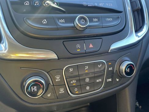 Used 2022 Chevrolet Equinox LT image 38