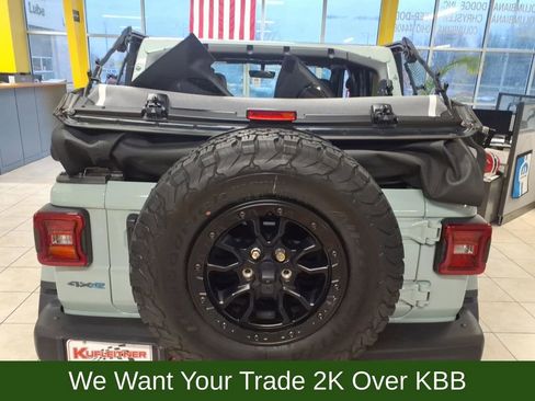 Used 2023 Jeep Wrangler Unlimited Rubicon 4xe image 16