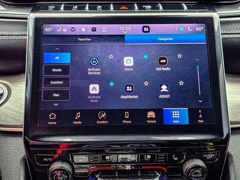 Used 2025 Jeep Grand Cherokee L Limited w/ Luxury Tech Group II AWD/4WD image 17