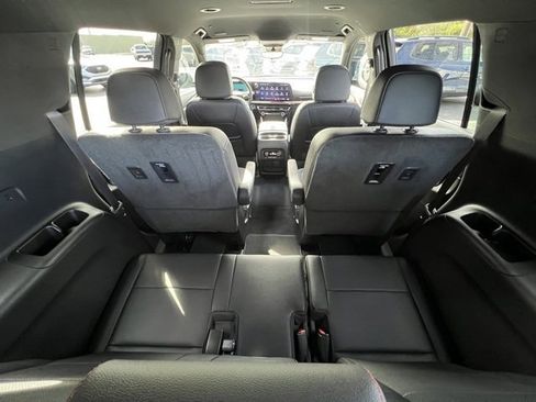 Used 2026 Chevrolet Traverse RS image 20