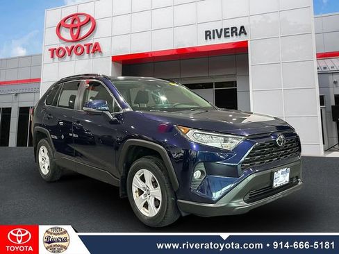 Used 2019 Toyota RAV4 XLE w/ Convenience Package AWD/4WD image 9