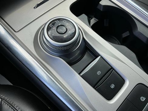Used 2023 Ford Explorer XLT w/ Equipment Group 202A RWD image 41