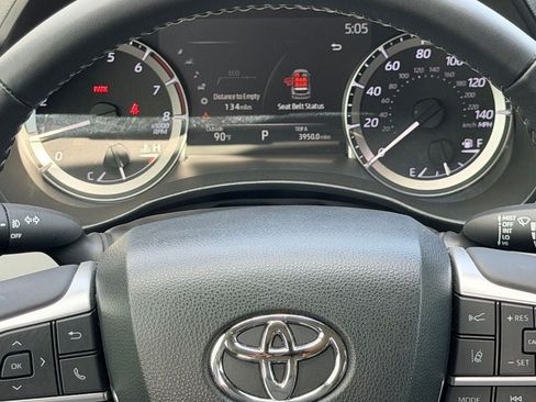 Used 2023 Toyota Highlander LE FWD image 20
