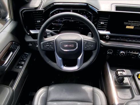Used 2024 GMC Sierra 1500 SLT AWD/4WD image 6