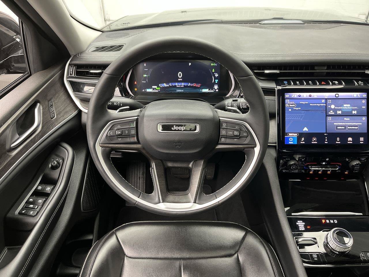 Used 2023 Jeep Grand Cherokee 4WD 4xe image 15
