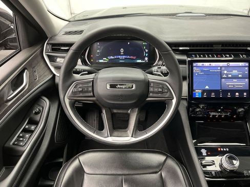 Used 2023 Jeep Grand Cherokee 4WD 4xe image 15