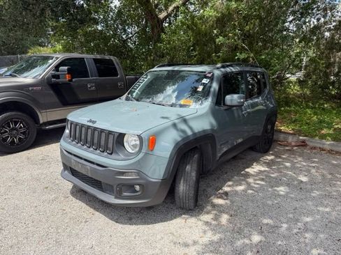 Used 2018 Jeep Renegade Altitude FWD image 6