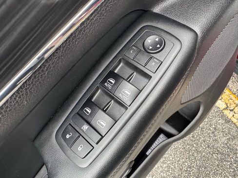 Used 2019 Jeep Grand Cherokee Limited image 20