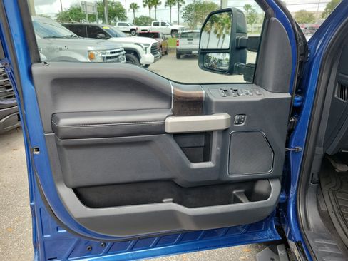 Used 2022 Ford F250 Lariat w/ Black Appearance Package AWD/4WD image 16