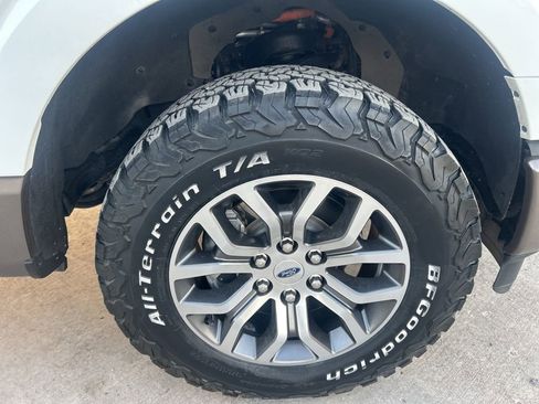 Used 2021 Ford F150 Lariat w/ Equipment Group 501A Mid AWD/4WD image 6