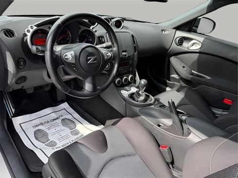 Used 2020 Nissan 370Z Coupe image 13