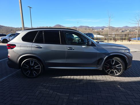 Used 2024 BMW X5 M60i w/ Executive Package image 4