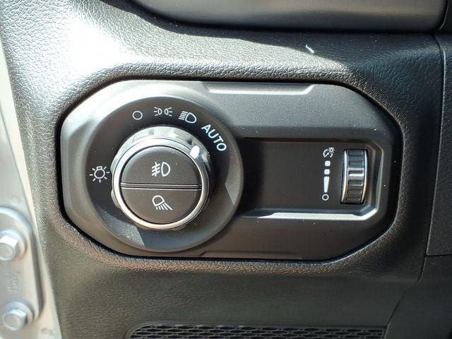 Used 2023 Jeep Gladiator Sport AWD/4WD image 20