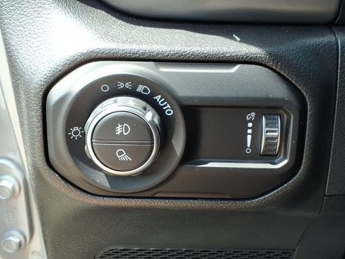 Used 2023 Jeep Gladiator Sport AWD/4WD image 20