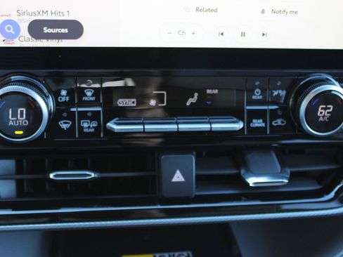 Used 2026 Toyota Highlander Platinum AWD/4WD image 23