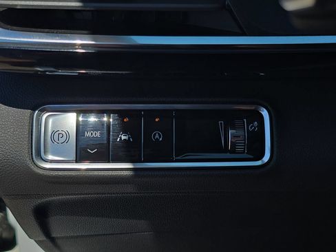 Used 2025 Buick Envision Preferred AWD/4WD image 28