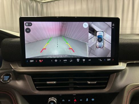 Used 2025 Ford Explorer ST-Line w/ ST-Line Street Pack image 18