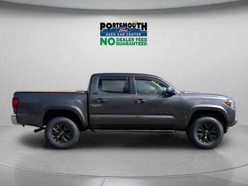 Used 2023 Toyota Tacoma SR5 AWD/4WD image 6