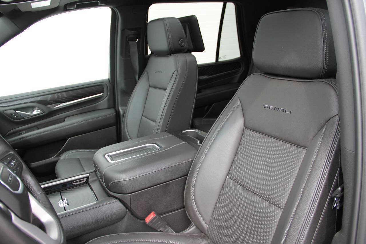 Used 2024 GMC Yukon Denali w/ Advanced Technology Package AWD/4WD image 11