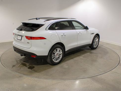 Used 2020 Jaguar F-PACE Prestige image 5