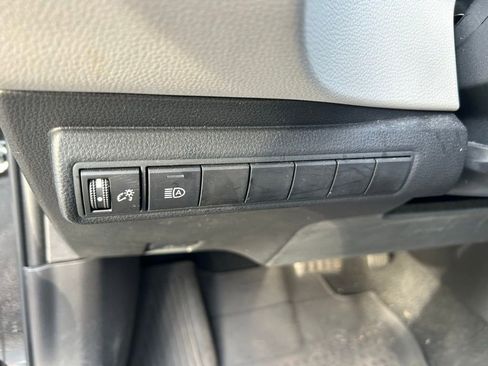 Used 2023 Toyota Corolla LE FWD image 17