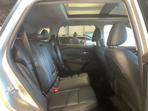 Used 2023 Nissan Rogue SL w/ SL Premium Package image 22