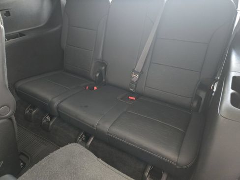 Used 2025 Buick Enclave Sport Touring w/ Power Package FWD image 35