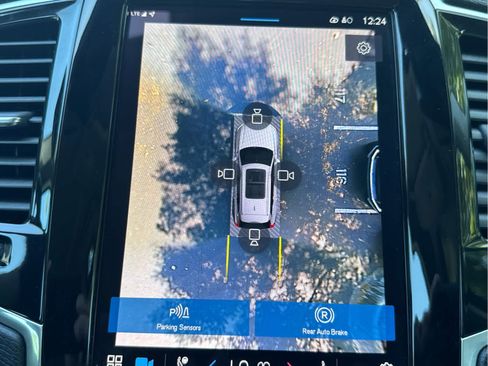 Used 2023 Volvo XC90 B6 Plus image 34