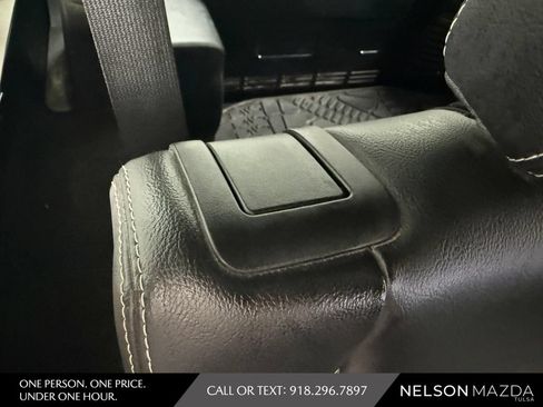 Used 2014 Jeep Wrangler Unlimited Rubicon w/ Connectivity Group AWD/4WD image 35