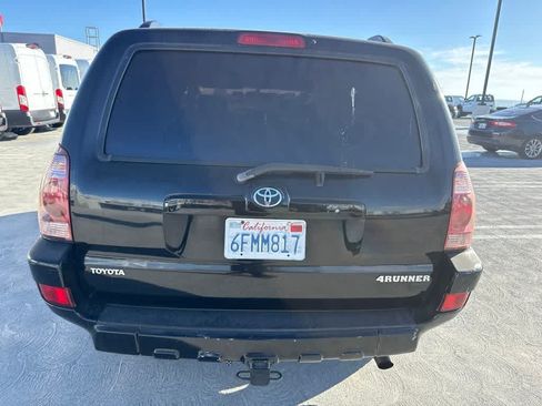Used 2005 Toyota 4Runner SR5 w/ Preferred Accessory Pkg RWD image 4