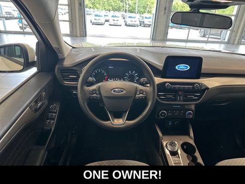 Used 2021 Ford Escape SE FWD image 2