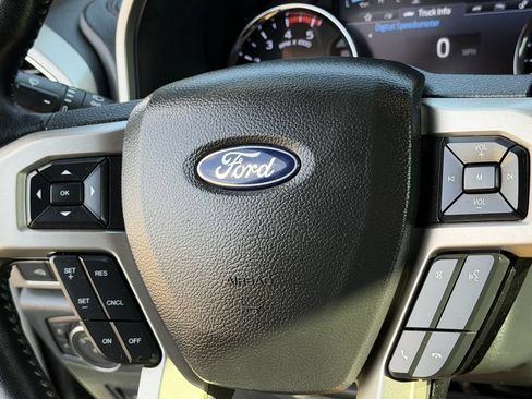Used 2022 Ford F350 Lariat w/ Lariat Ultimate Package AWD/4WD image 31