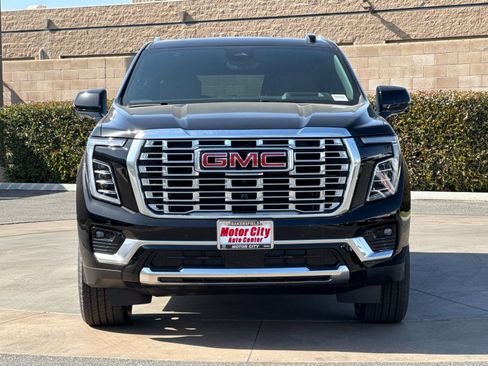 New 2026 GMC Yukon Denali w/ Denali Reserve Package AWD/4WD image 9