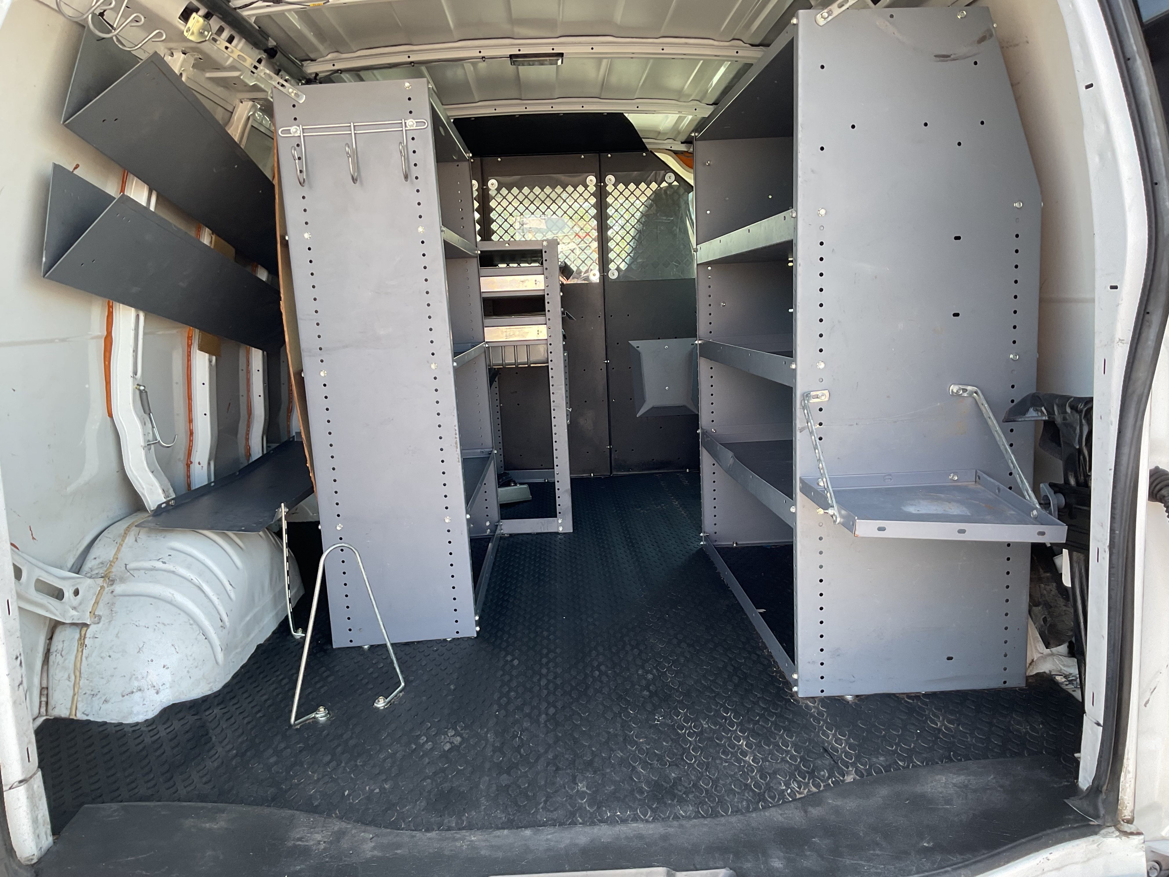 Used 2013 Chevrolet Express 2500 RWD image 11
