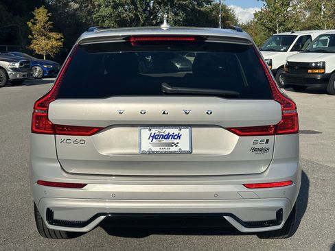 Used 2025 Volvo XC60 B5 Plus w/ Climate Package image 9