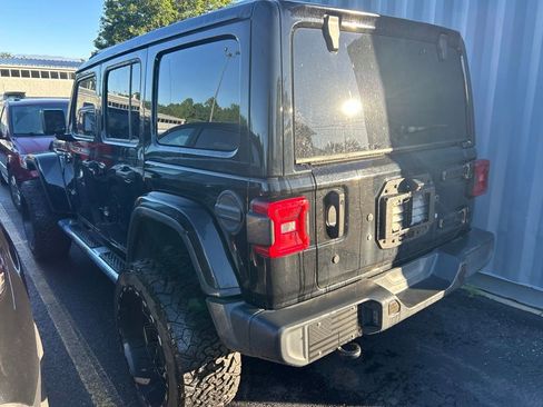 Used 2018 Jeep Wrangler Unlimited Sahara w/ LED Lighting Group AWD/4WD image 8