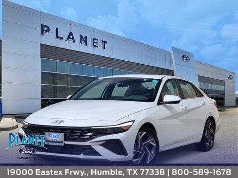 Used 2025 Hyundai Elantra SEL FWD image 1