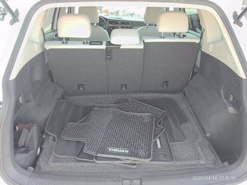 Used 2018 Volkswagen Tiguan SE AWD/4WD image 16