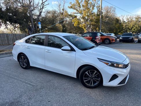 Used 2023 Kia Forte LXS image 6