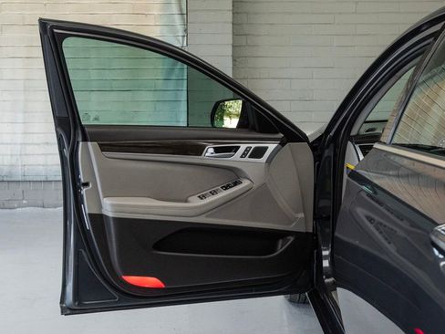 Used 2017 Genesis G80 3.8 image 24