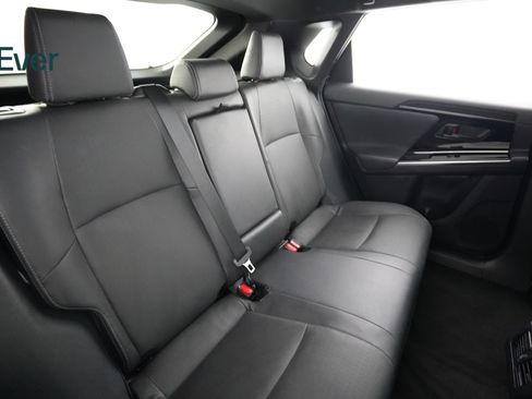 Used 2023 Subaru Solterra AWD image 5