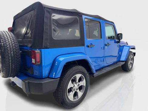 Used 2016 Jeep Wrangler Unlimited Sahara w/ Max Tow Package AWD/4WD image 13